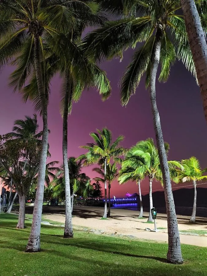 Cute Cottage - 2 Bedrooms - City & Strand Beach Location Townsville Austrálie